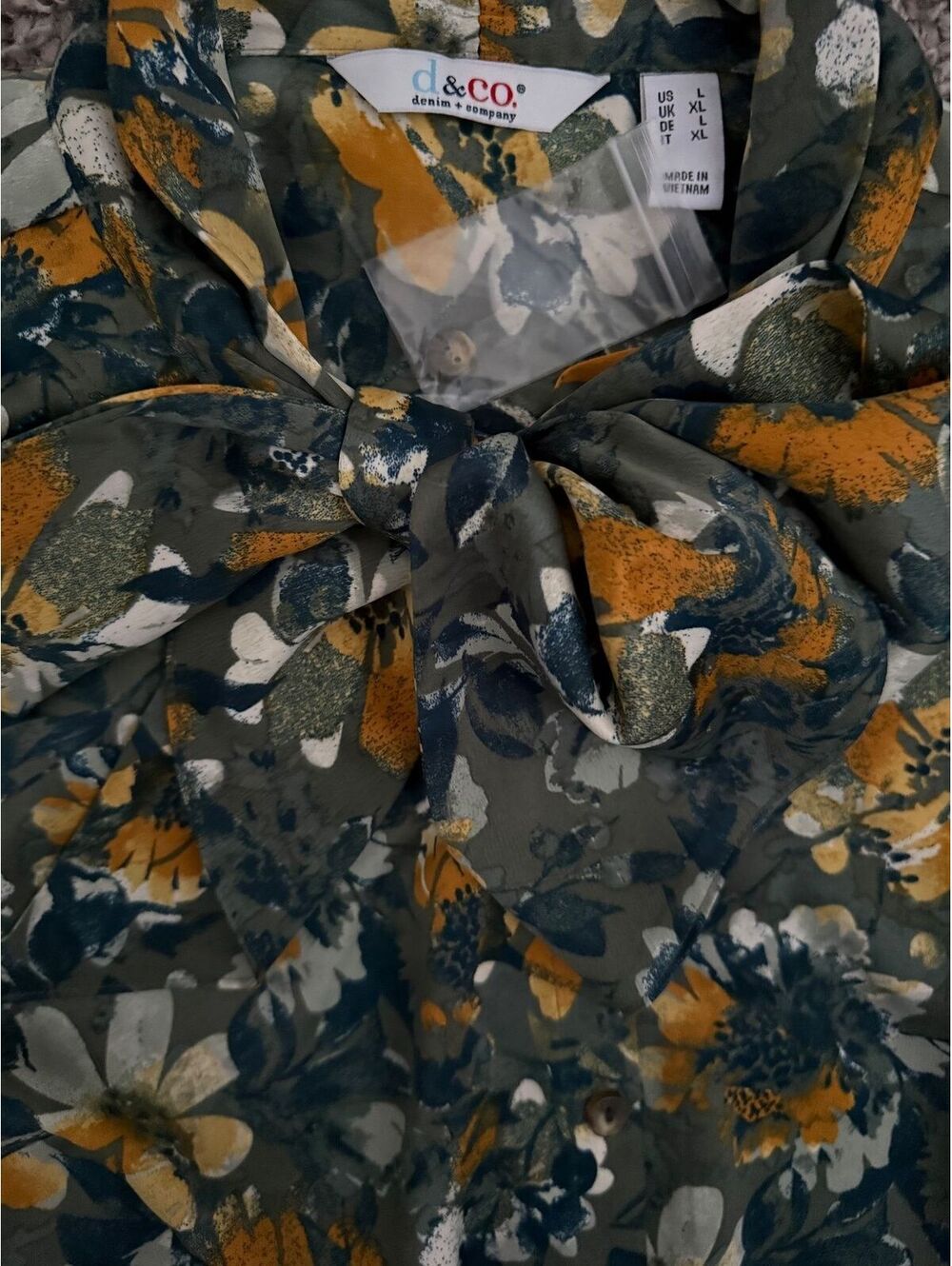 Denim & Company QVC NEW Women's Button Down Blouse Size Large Floral City Chic - Picture 3 of 9